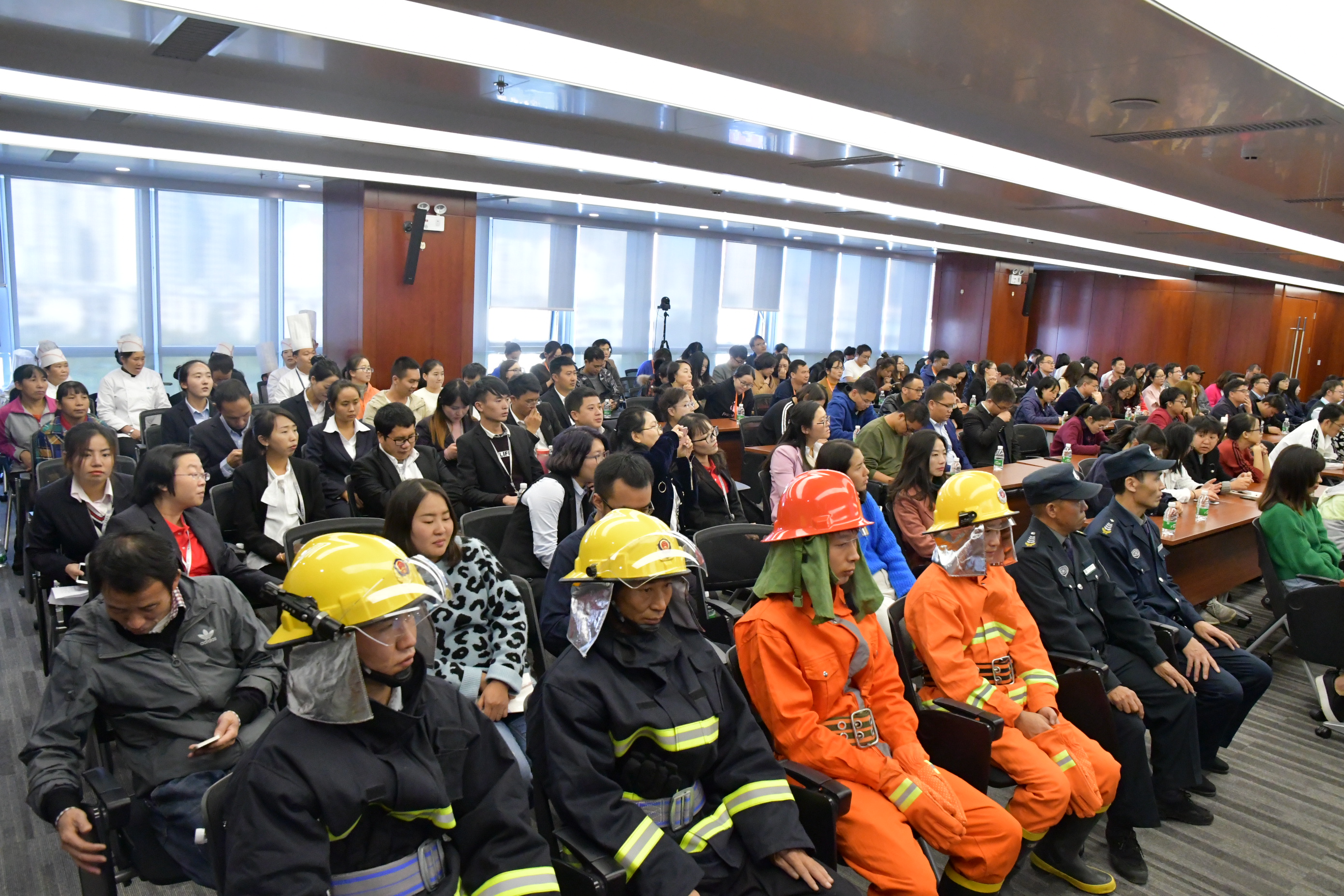阳光人寿云南分公司组织员工参加2018年消防安全培训