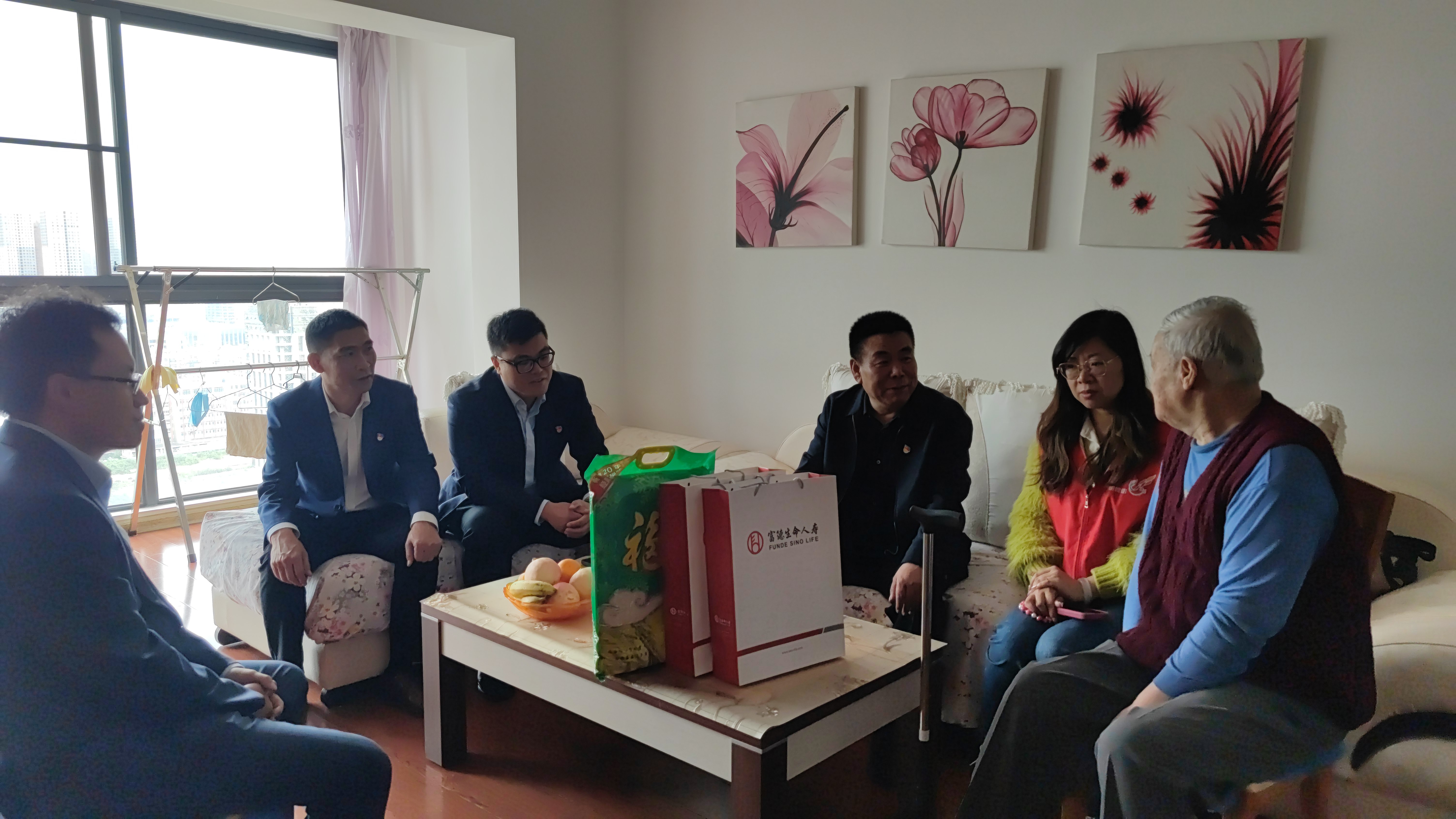 富德生命人寿云南分公司党支部开展敬老月走访慰问活动